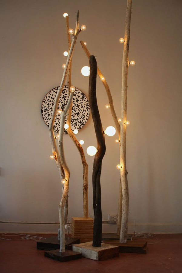 Lámparas hechas con ramas de árbol