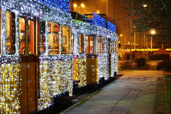 budapest-christmas-tram-8lamparas